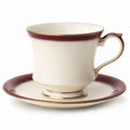 Elegante Porzellantasse mit Untertasse in Bordeaux und Gold